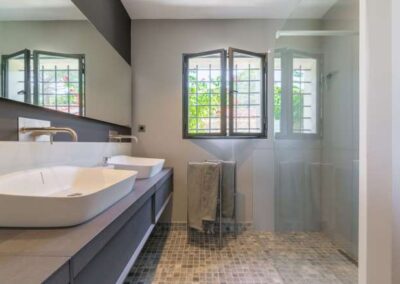 Villa St Tropez double vasque salle de bain architecte